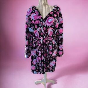 Vera Bradley plush robe,size S/M,tie front, hoodie, pockets, excellent condition